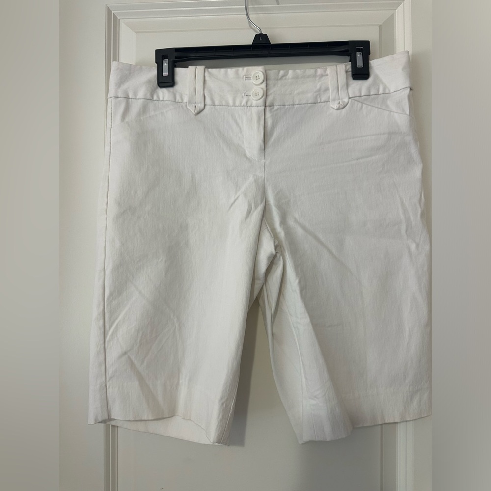 The Limited Exact Stretch White Dress Shorts Sz 10